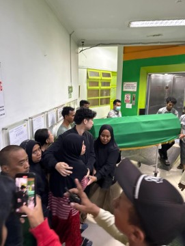 Willie Salim bersama Herlina, Ibu Affan Kurniawan.